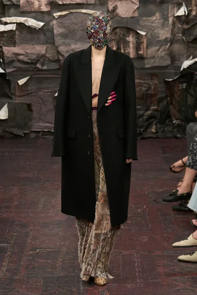 Look 19